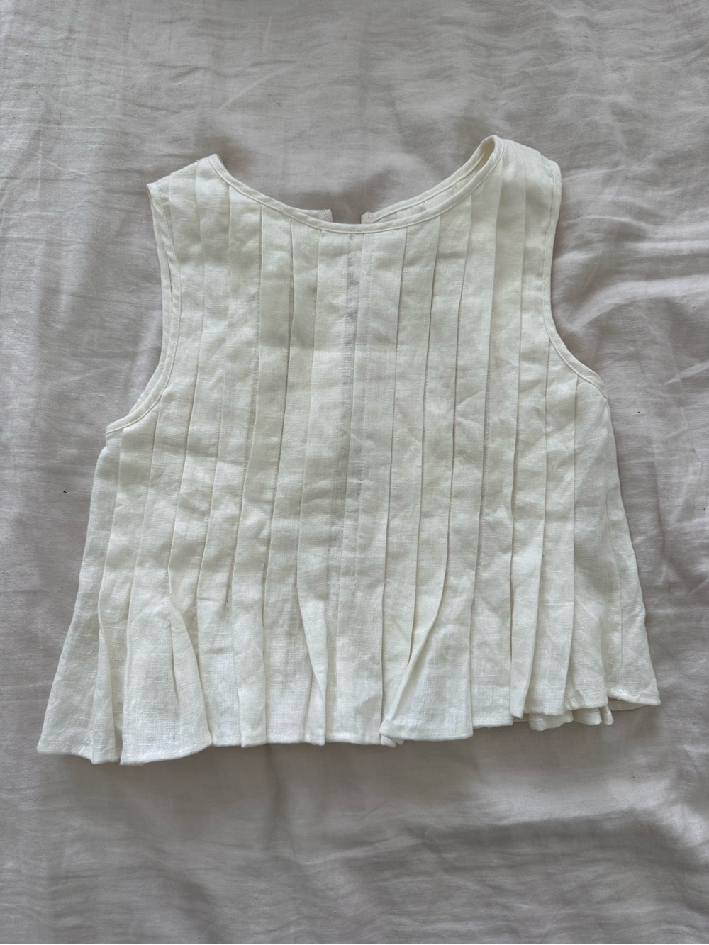 Women's Cream Pleated Tie-Front Crop Top - Picture 3 of 3